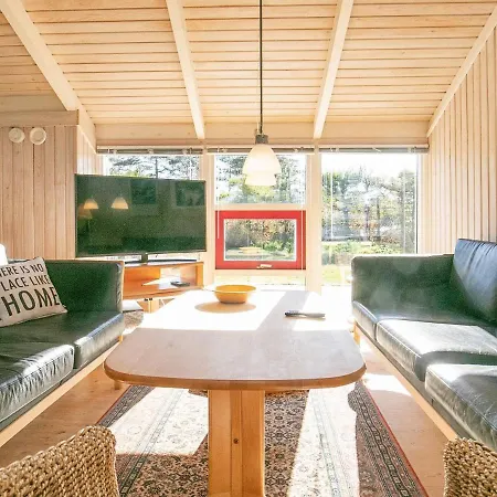 Three-bedroom Holiday In 32 Tatil Evi Hals