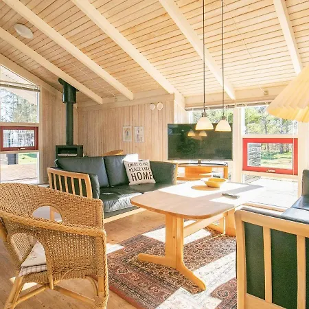 Three-bedroom Holiday In 32 Tatil Evi Hals
